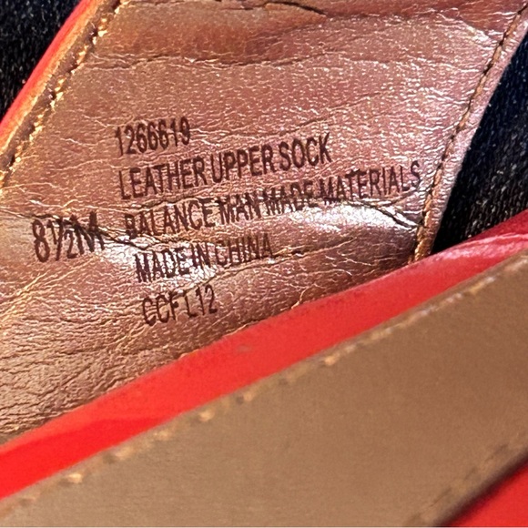 Sofft Orange Patent Leather Sandals With Flower Detail Size 8.5 - Picture 7 of 8